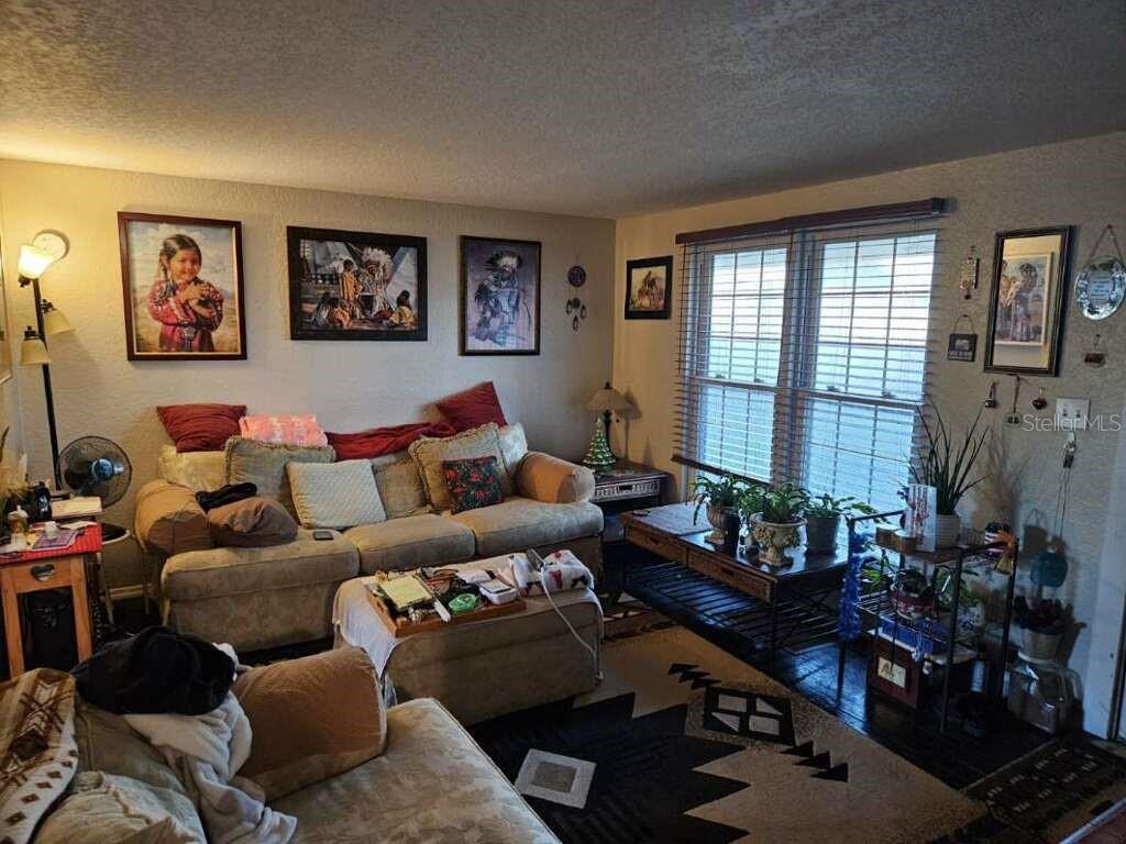 Image 4 of 10 For 877 Anderson Avenue