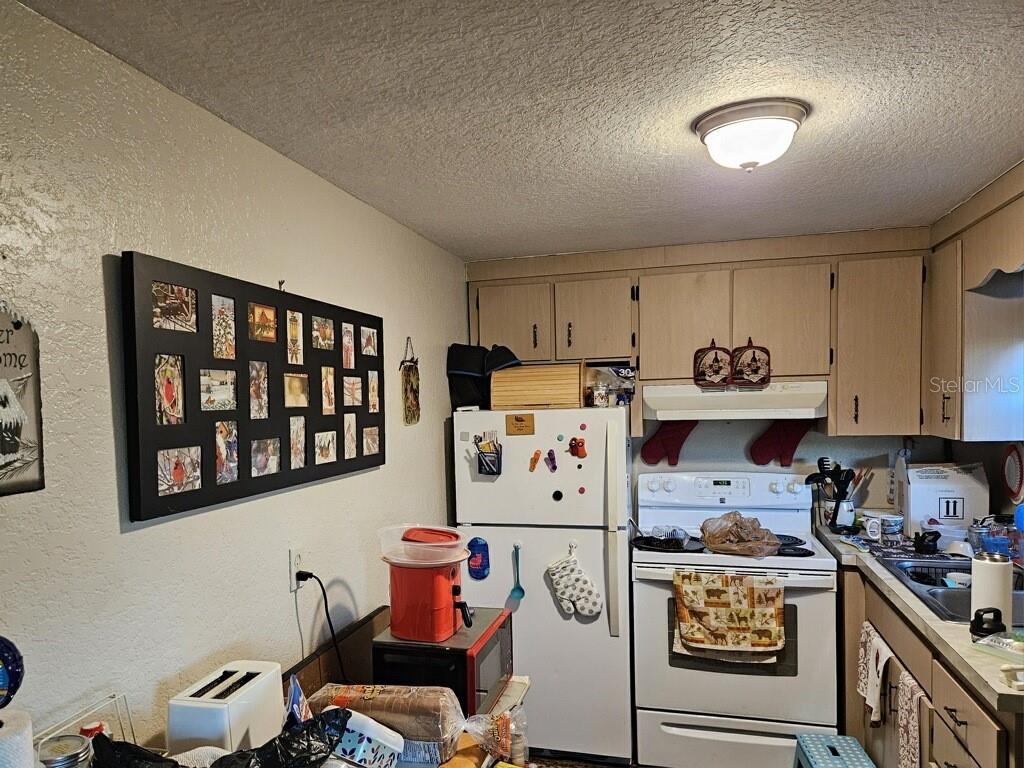 Image 6 of 10 For 877 Anderson Avenue