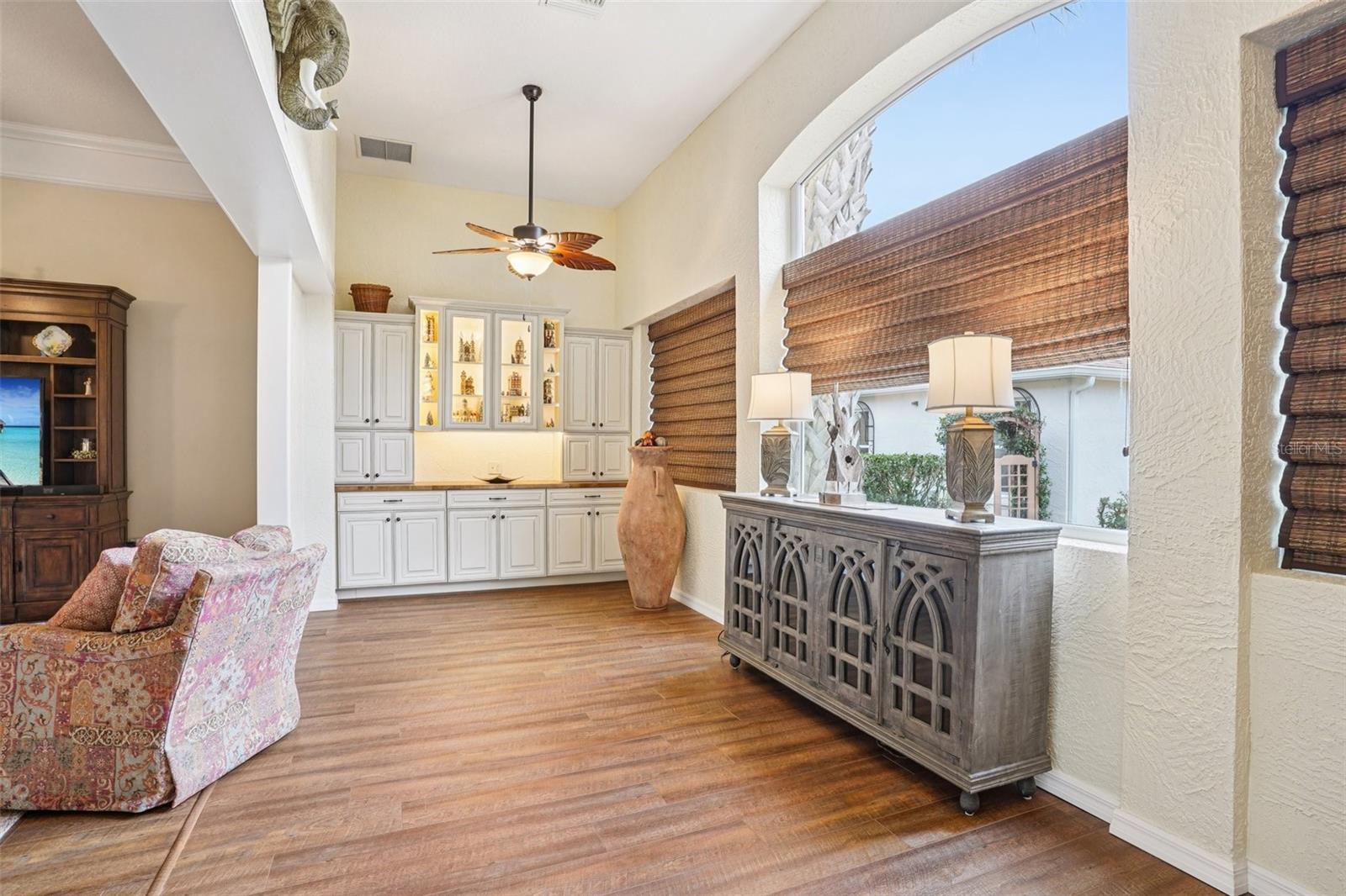 Image 18 of 49 For 1902 Franco Place