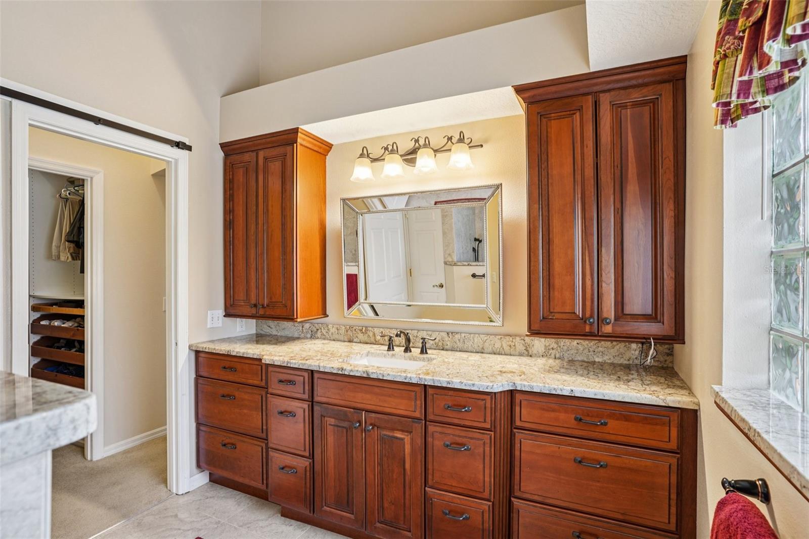 Image 32 of 49 For 1902 Franco Place