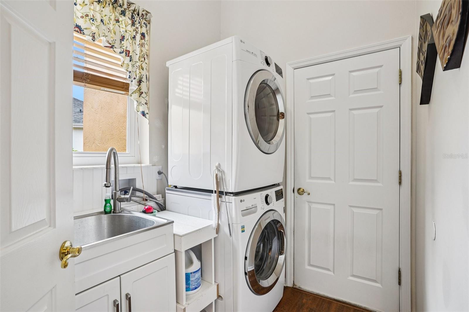 Image 41 of 49 For 1902 Franco Place