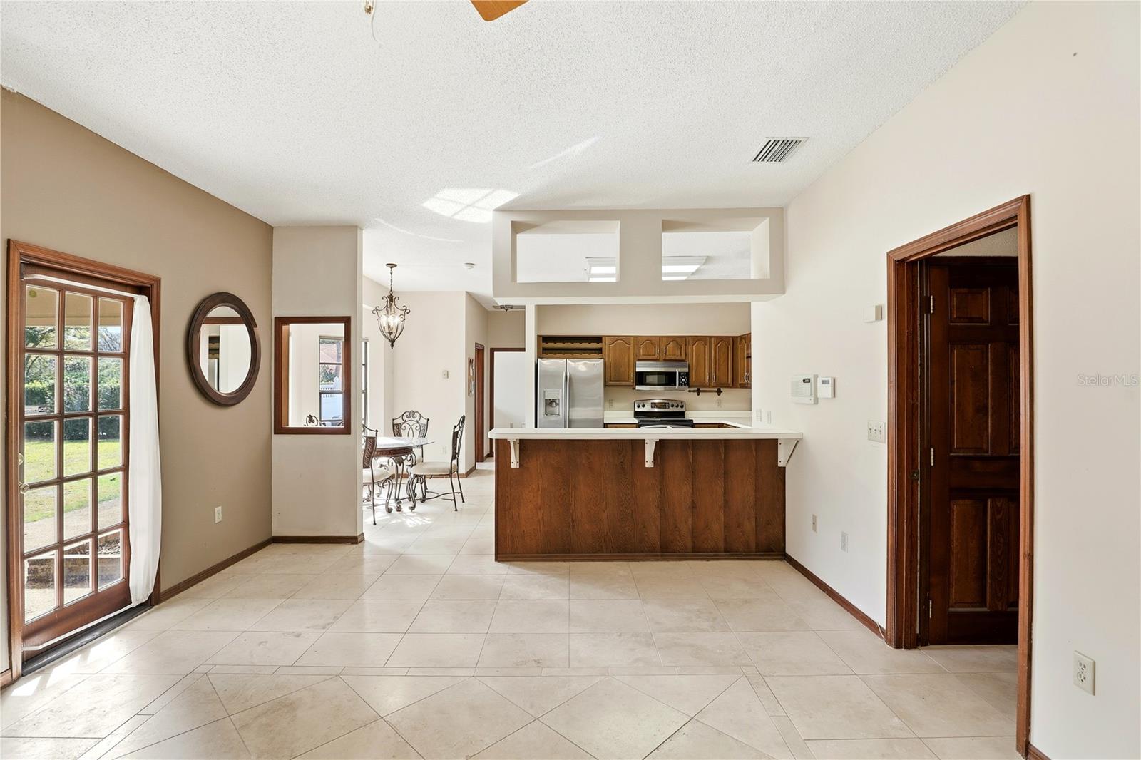 Image 13 of 67 For 11472 Park Avenue Ne