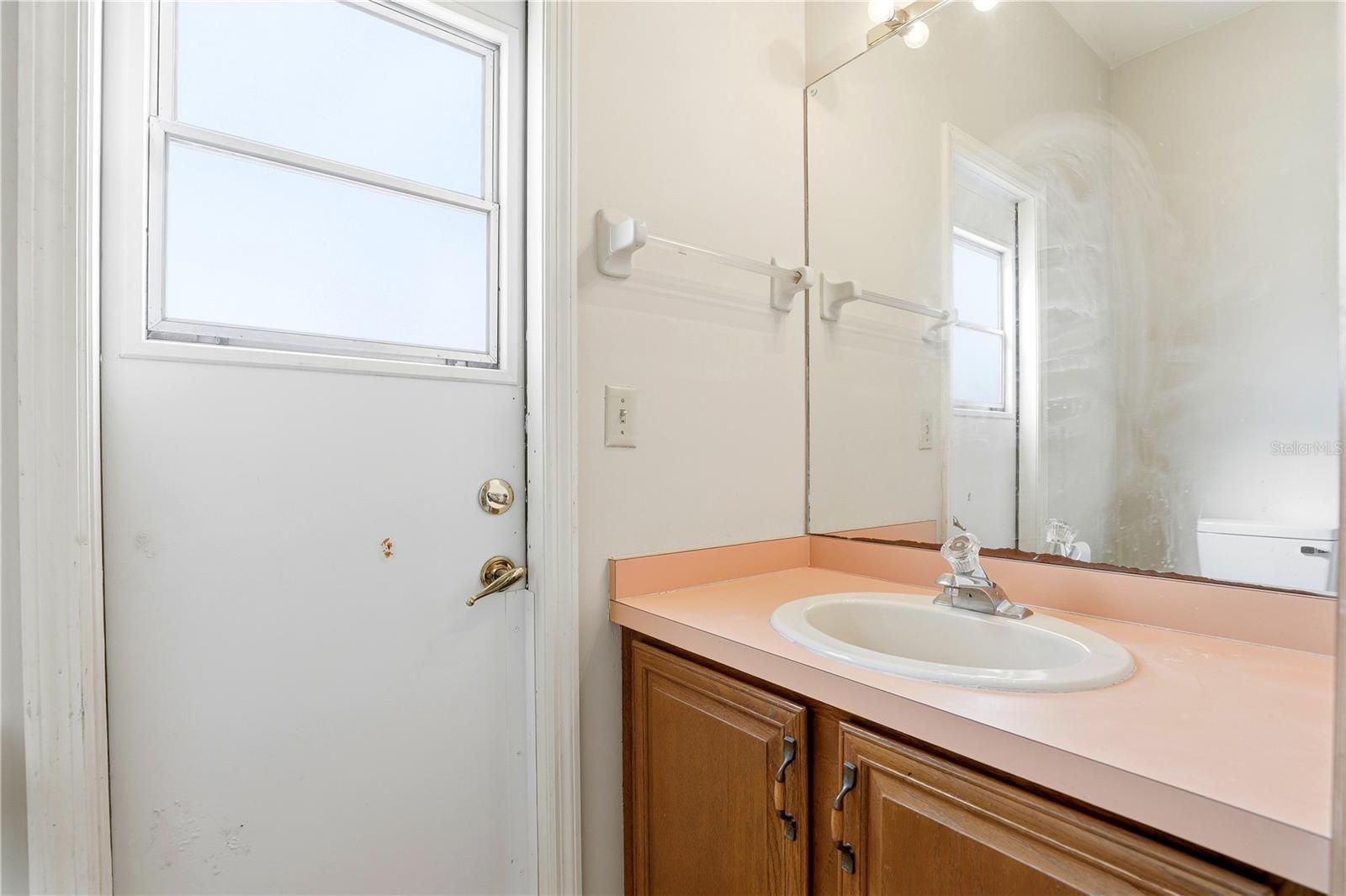 Image 41 of 67 For 11472 Park Avenue Ne