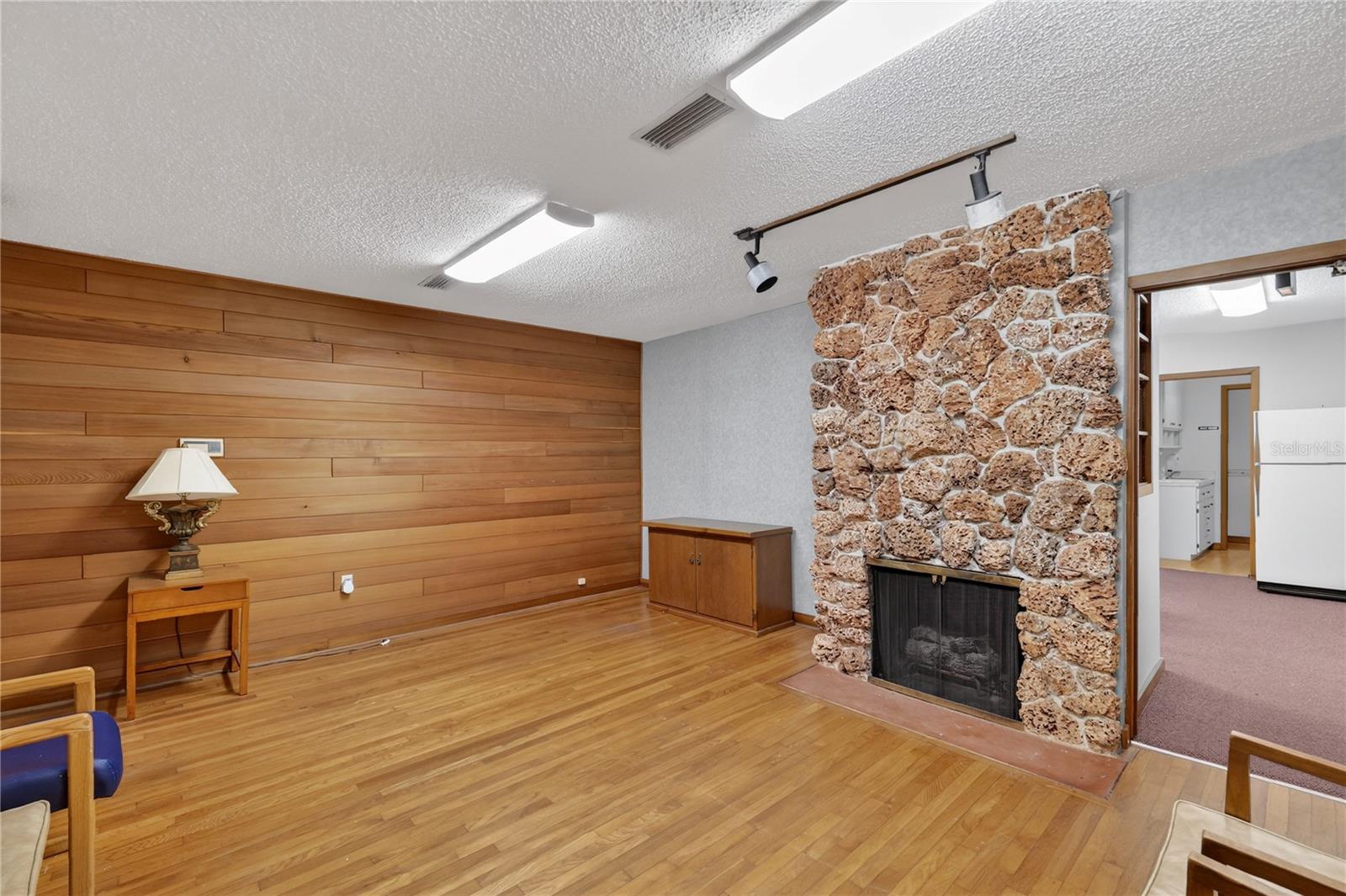 Image 10 of 29 For 708 Lee Street