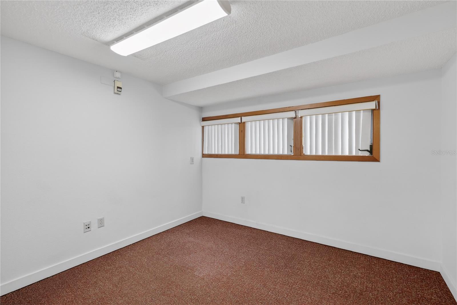 Image 13 of 29 For 708 Lee Street