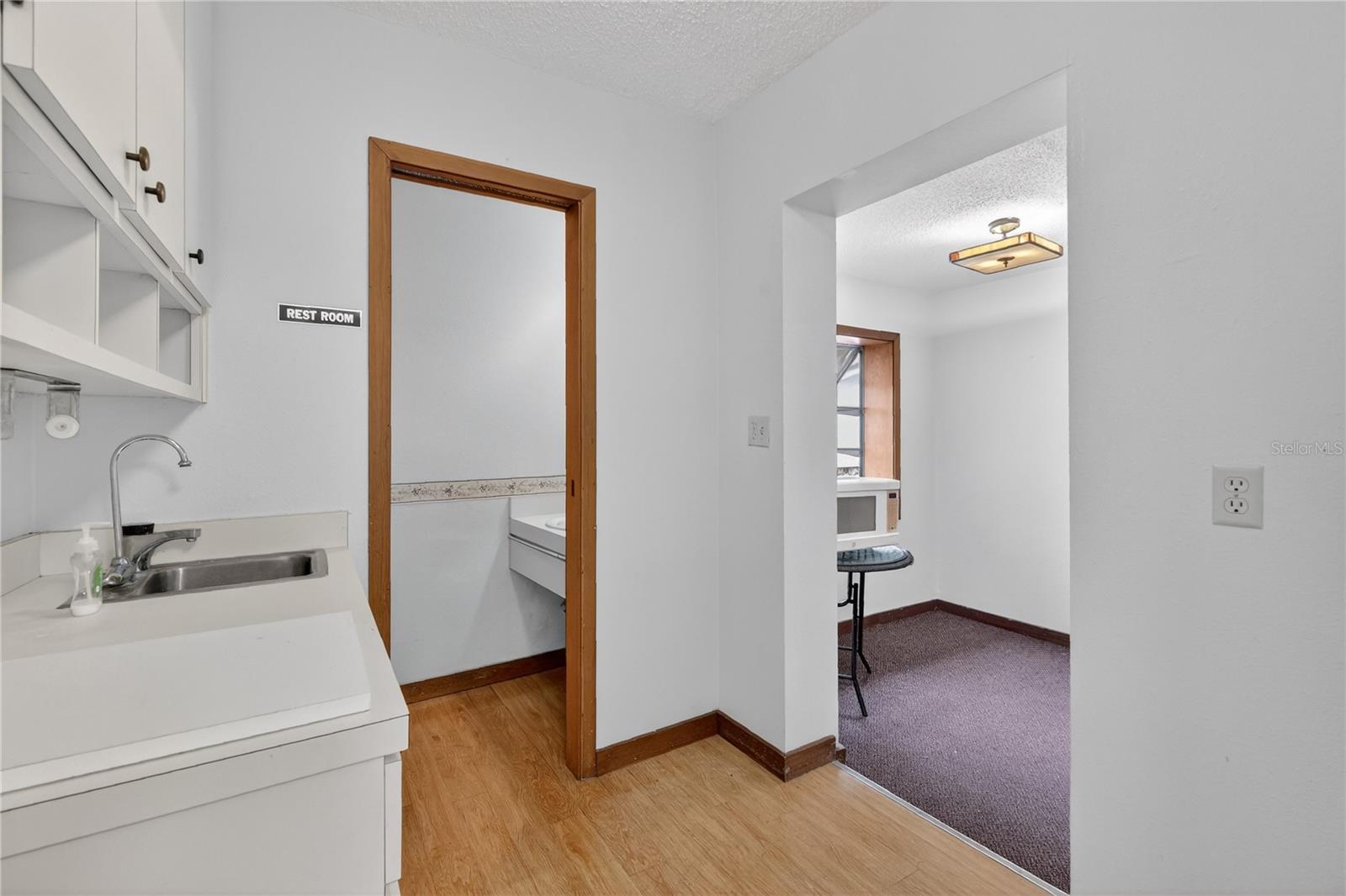 Image 15 of 29 For 708 Lee Street