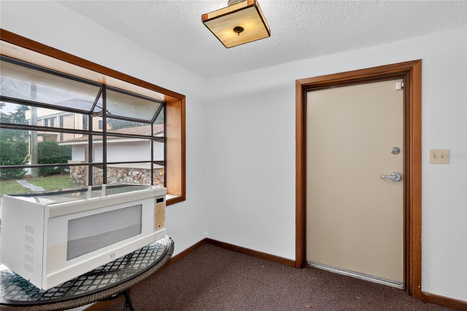 Image 17 of 29 For 708 Lee Street