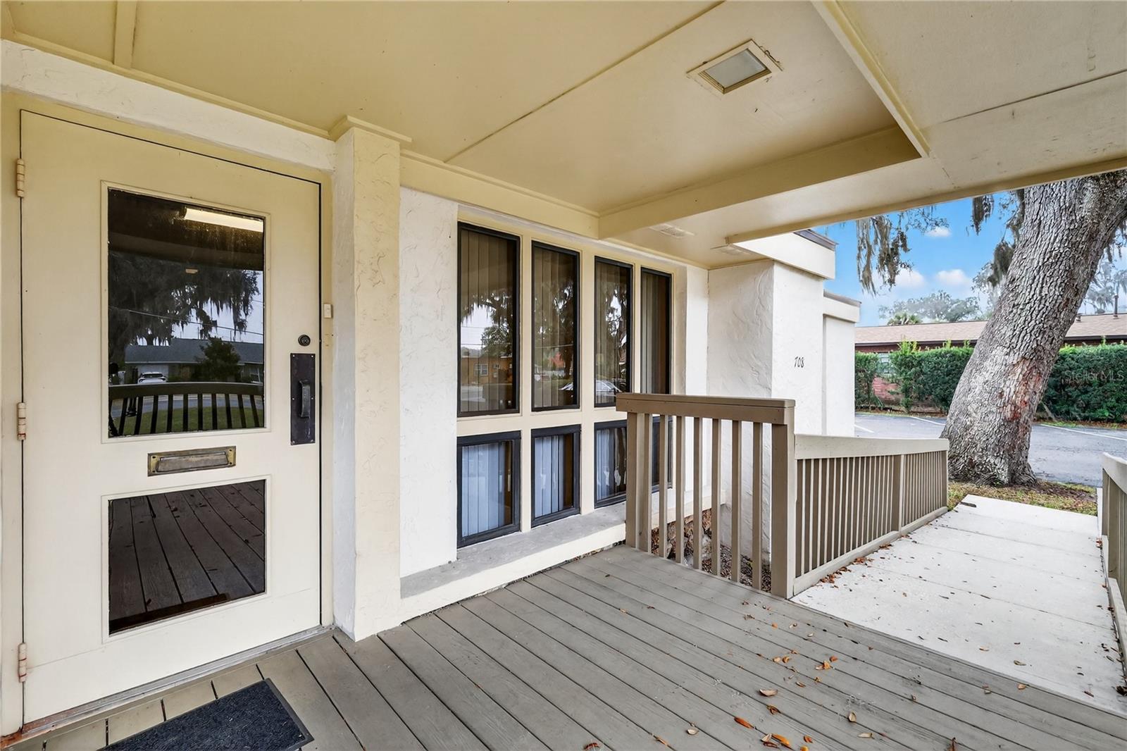 Image 7 of 29 For 708 Lee Street