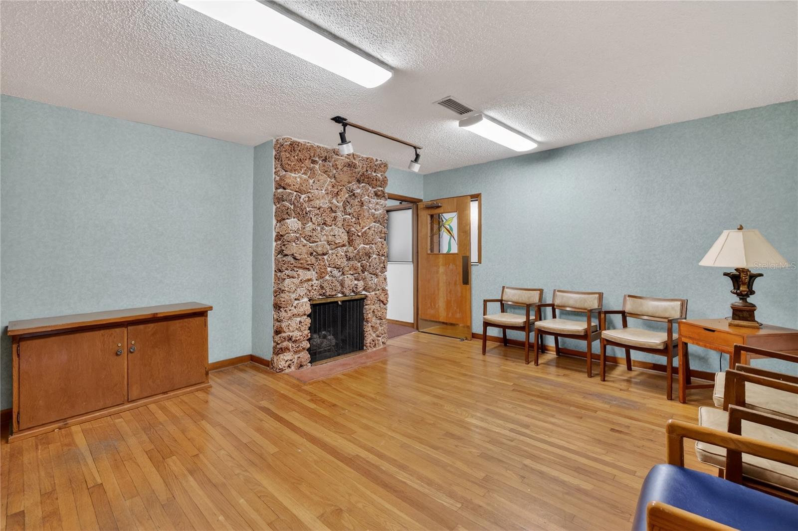 Image 8 of 29 For 708 Lee Street