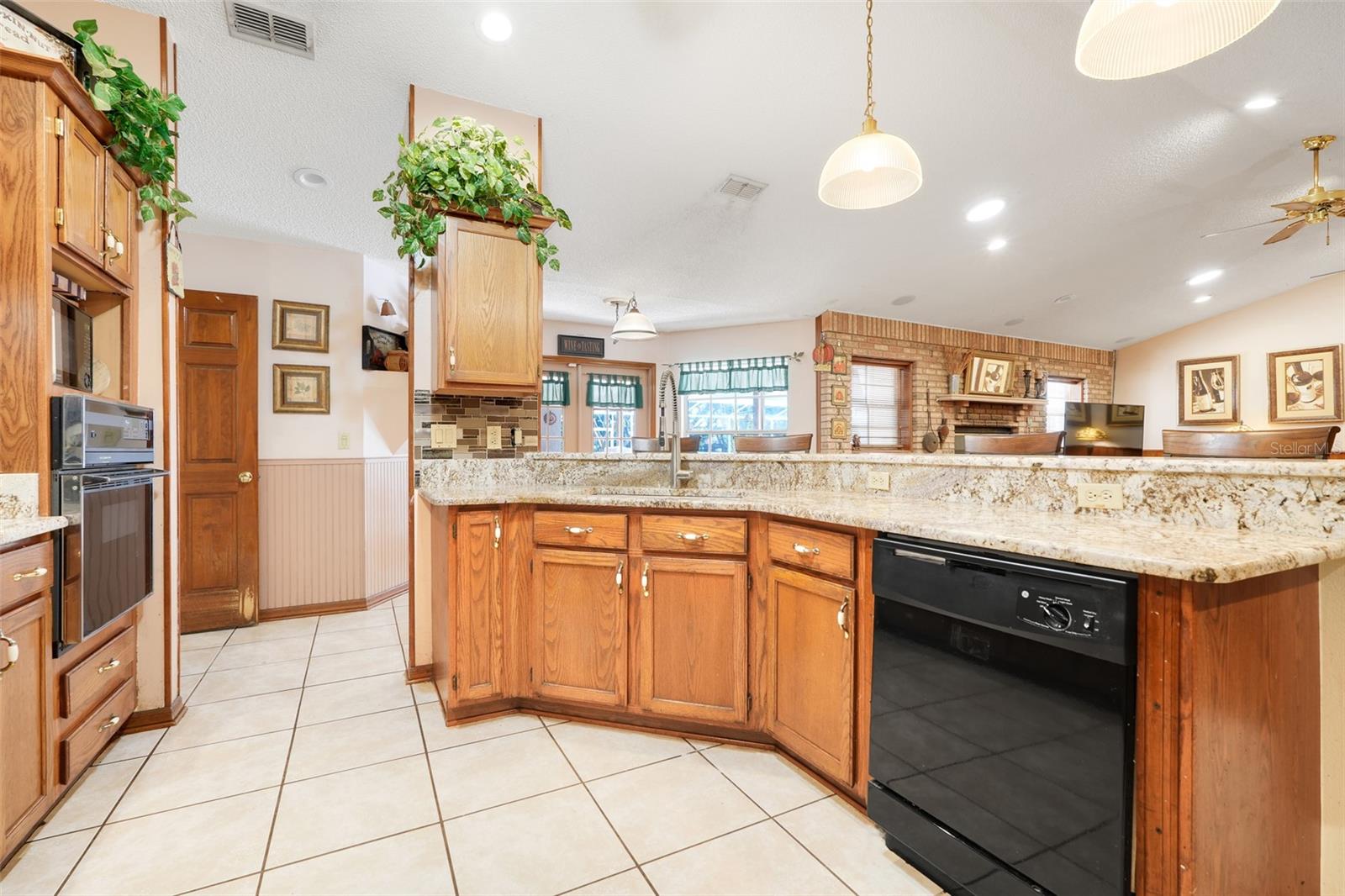 Image 16 of 52 For 17200 Peru Road