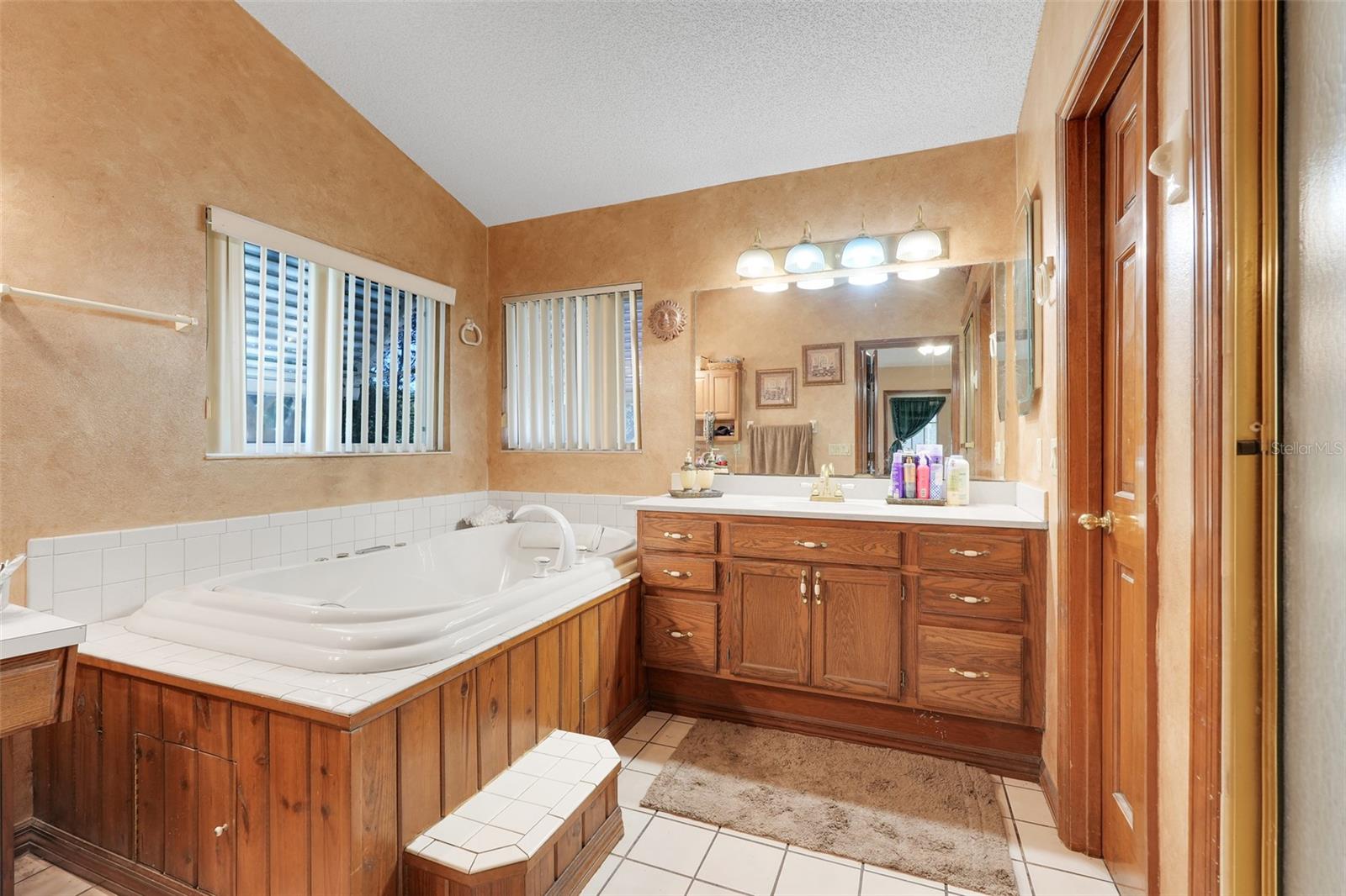 Image 24 of 52 For 17200 Peru Road