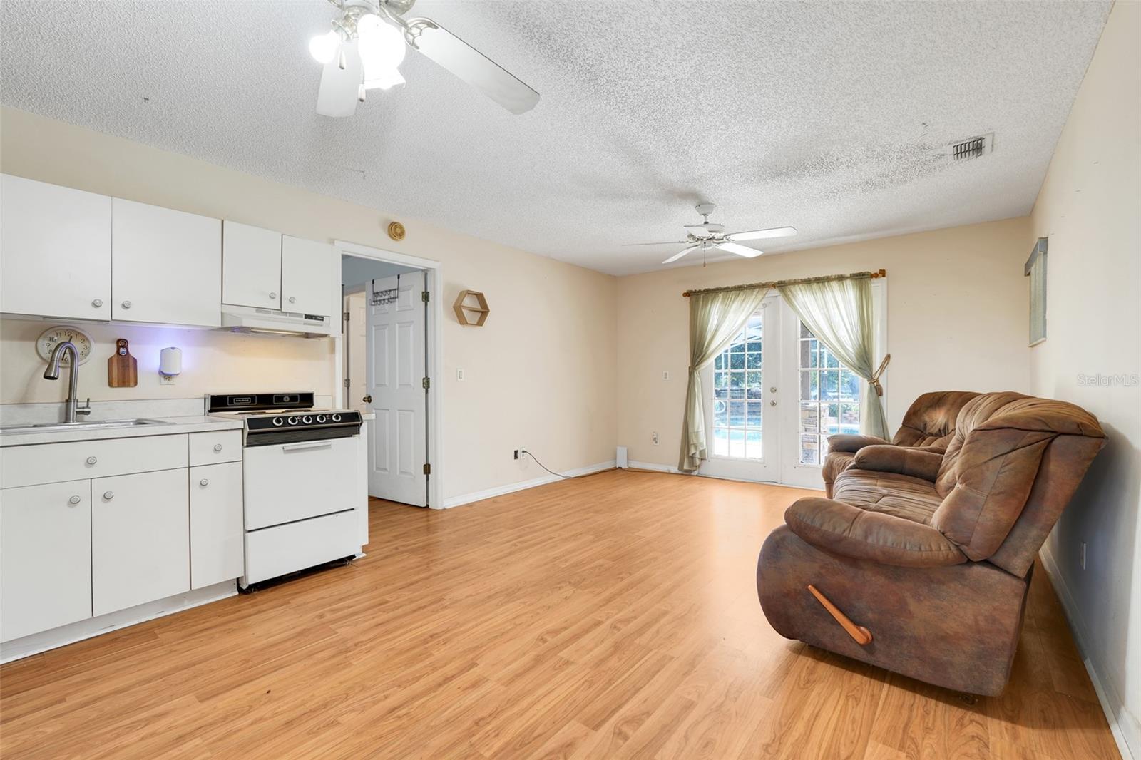 Image 32 of 52 For 17200 Peru Road