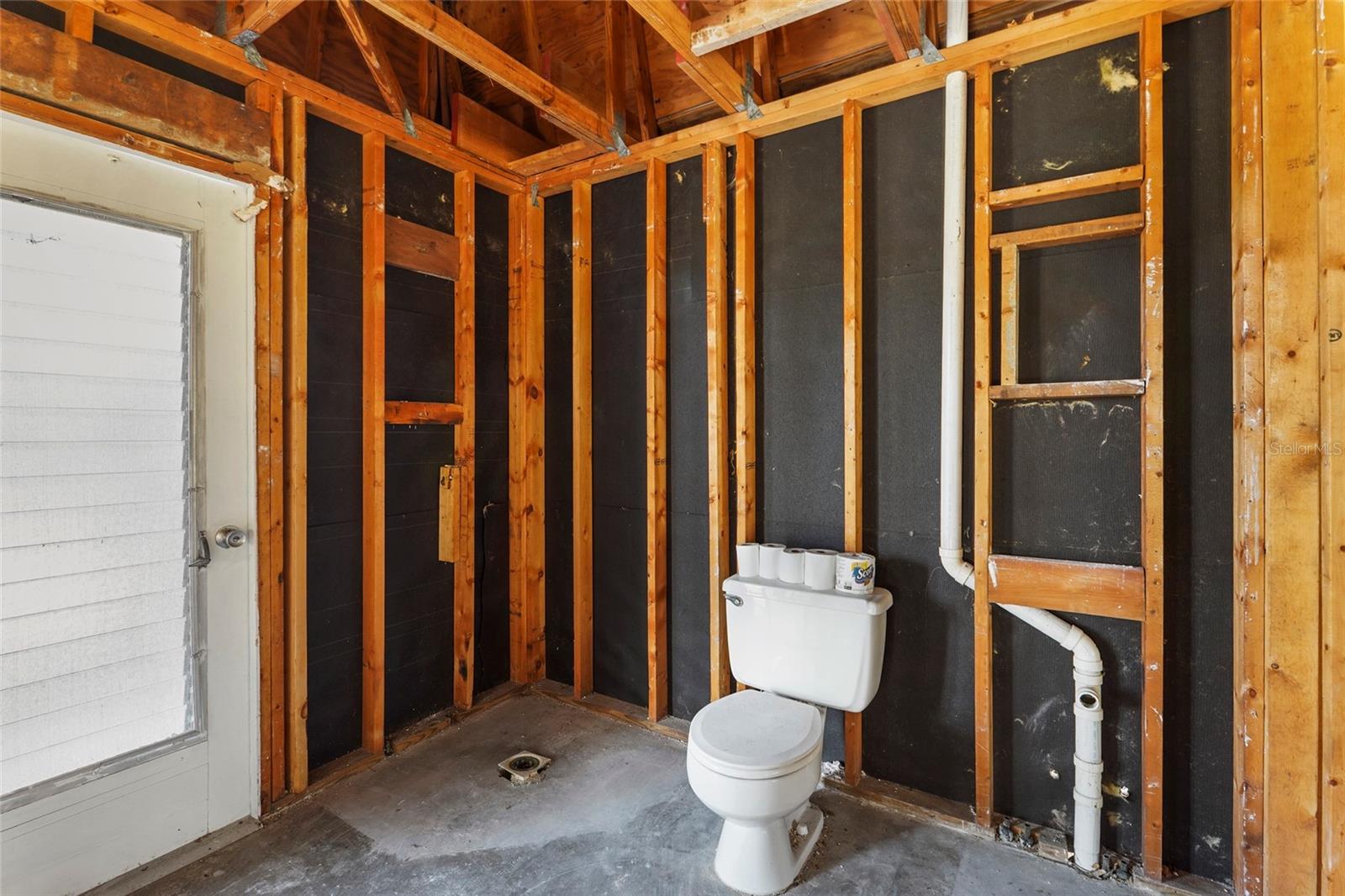 Image 36 of 44 For 1250 New Forest Circle