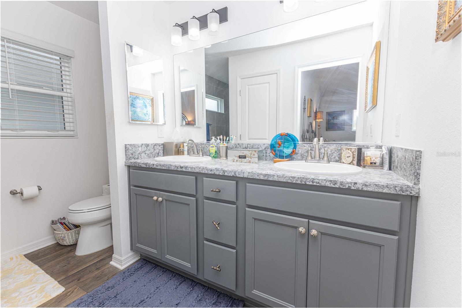 Image 14 of 30 For 2378 Youngmann Loop