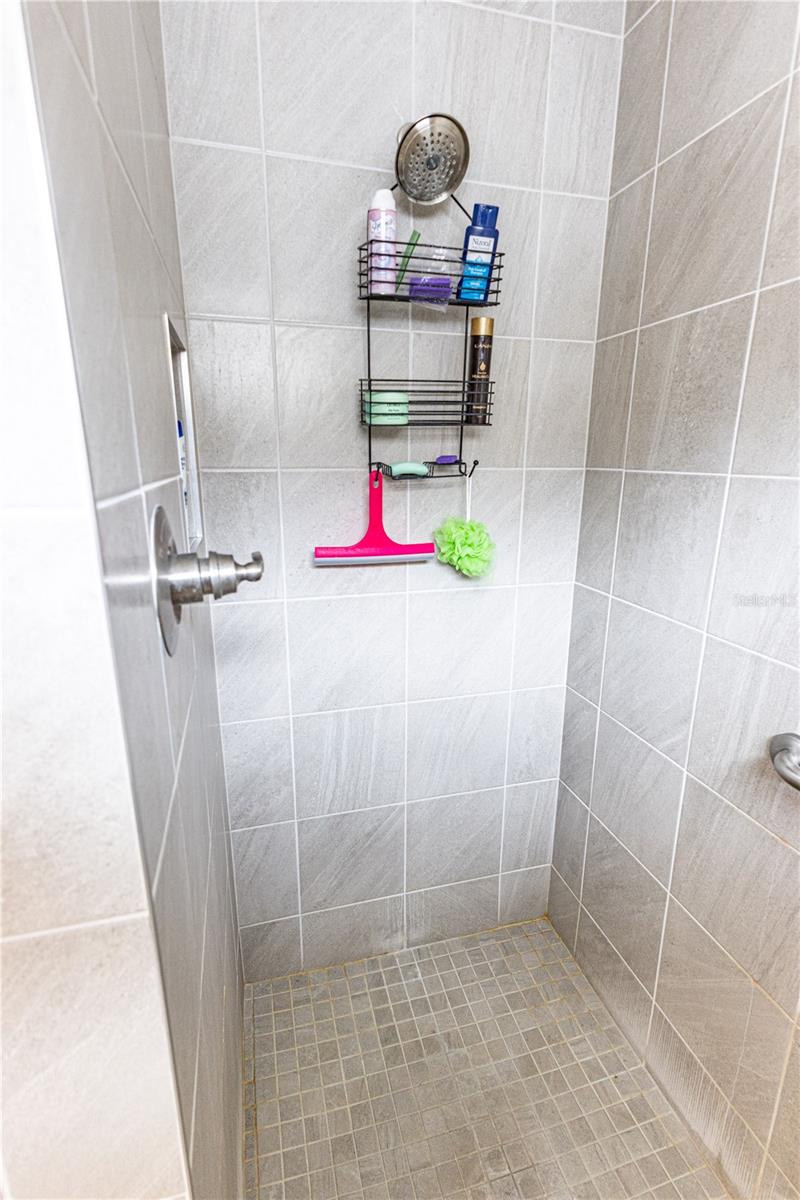 Image 16 of 30 For 2378 Youngmann Loop