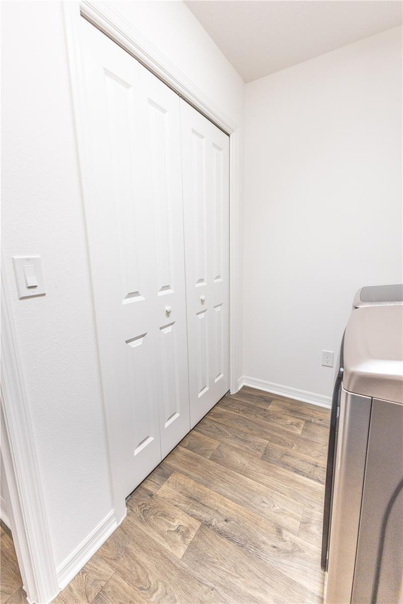 Image 21 of 30 For 2378 Youngmann Loop