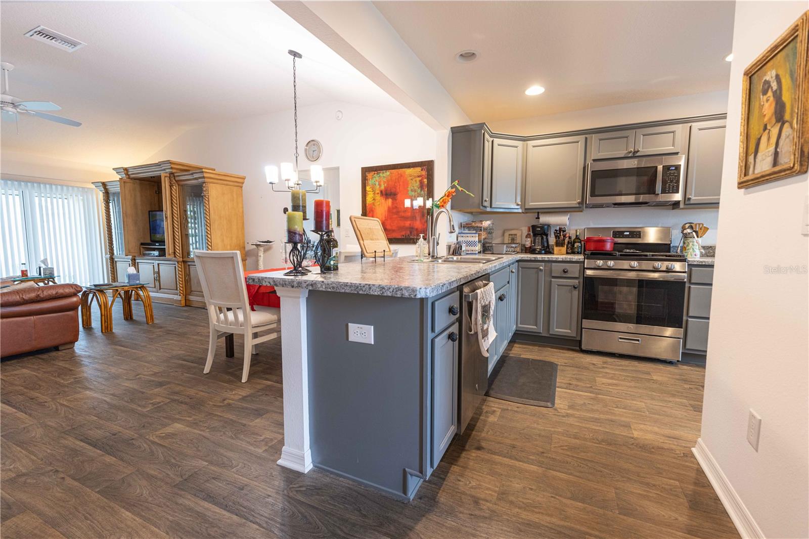 Image 6 of 30 For 2378 Youngmann Loop