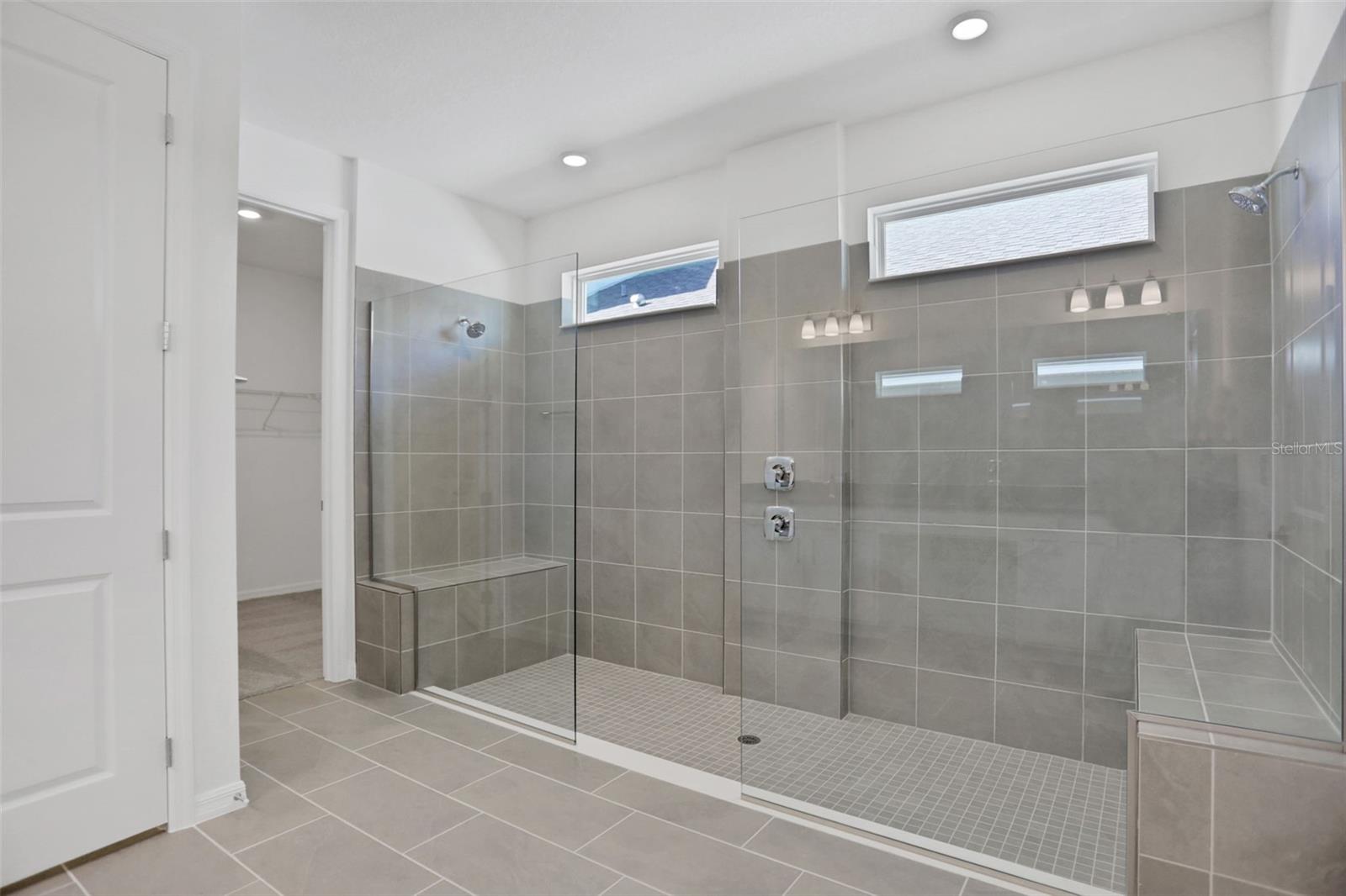 Image 19 of 38 For 17477 Valleywood Parkway