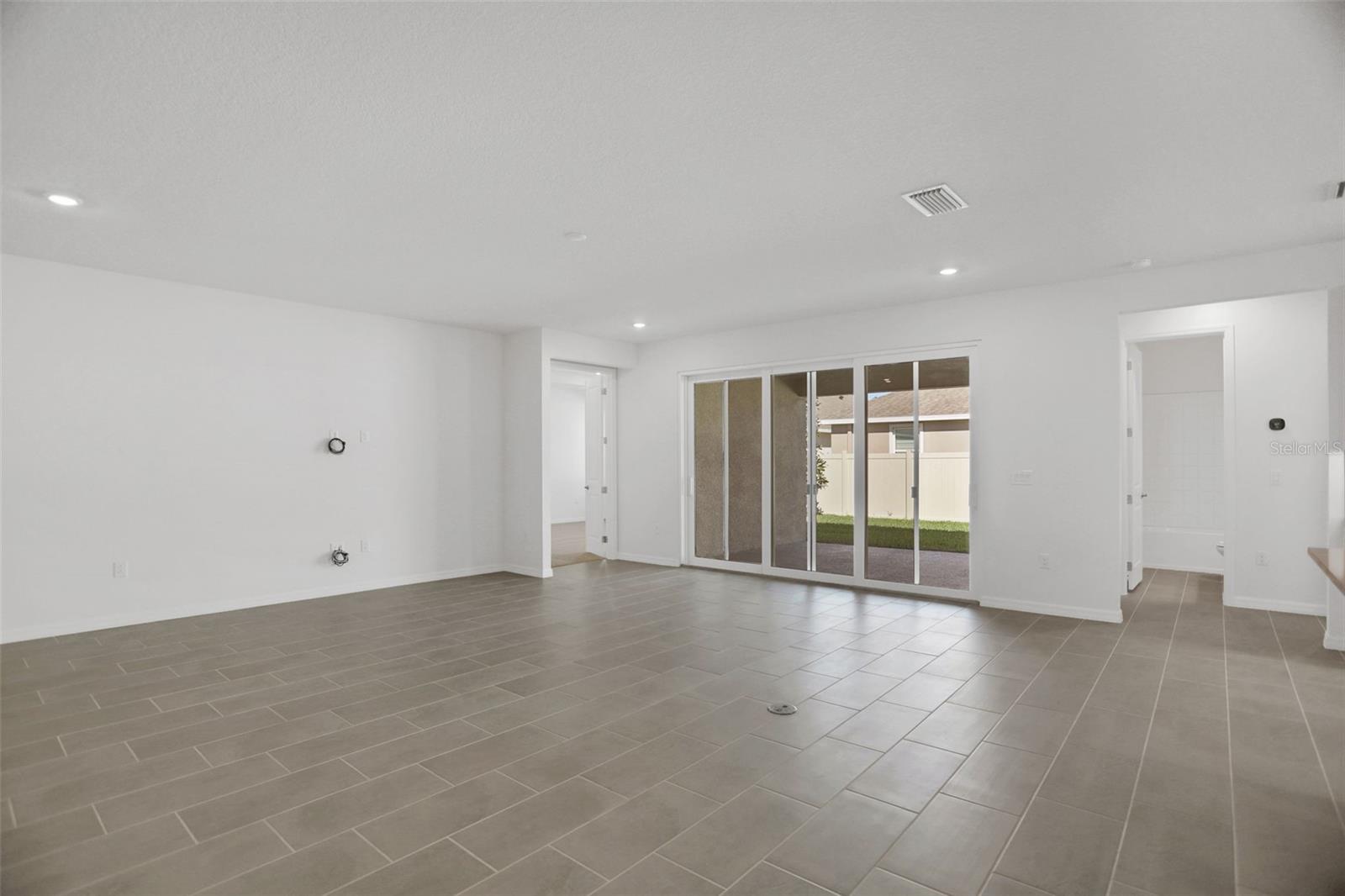 Image 26 of 38 For 17477 Valleywood Parkway