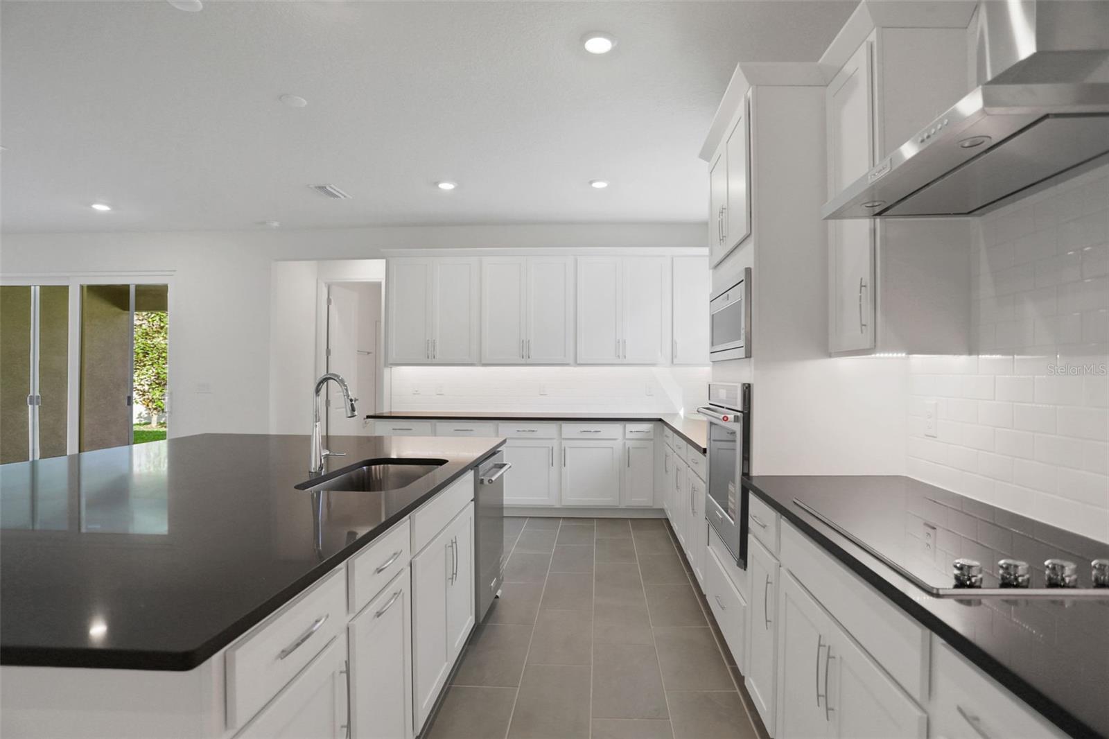 Image 28 of 38 For 17477 Valleywood Parkway