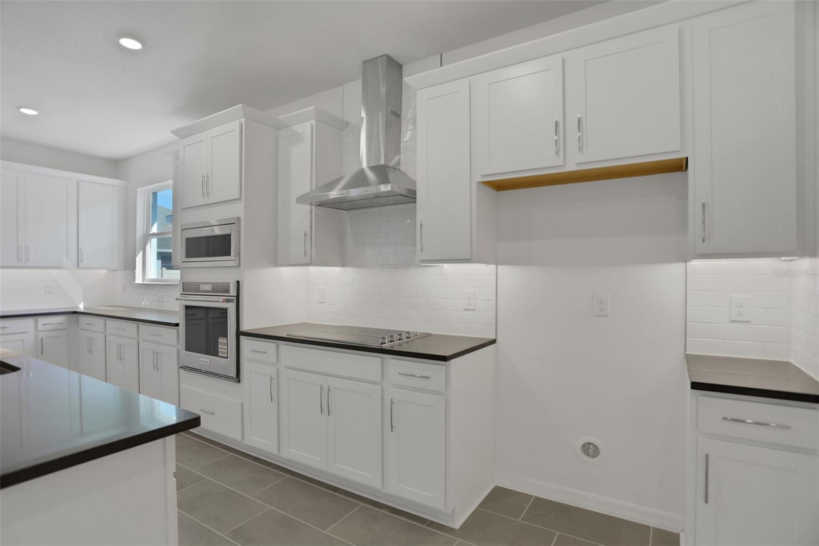 Image 30 of 38 For 17477 Valleywood Parkway