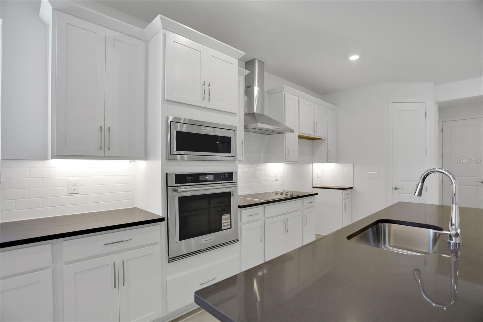 Image 31 of 38 For 17477 Valleywood Parkway