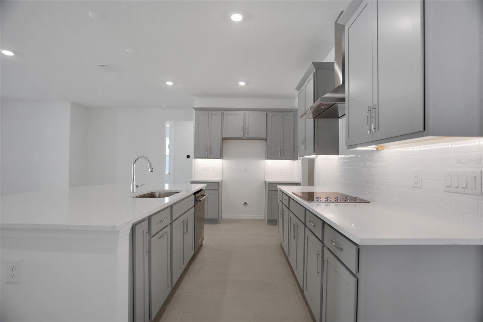 Image 11 of 47 For 17465 Valleywood Parkway