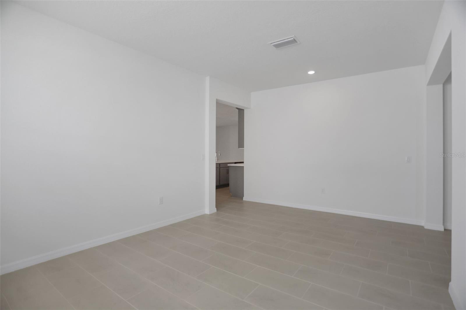 Image 12 of 47 For 17465 Valleywood Parkway