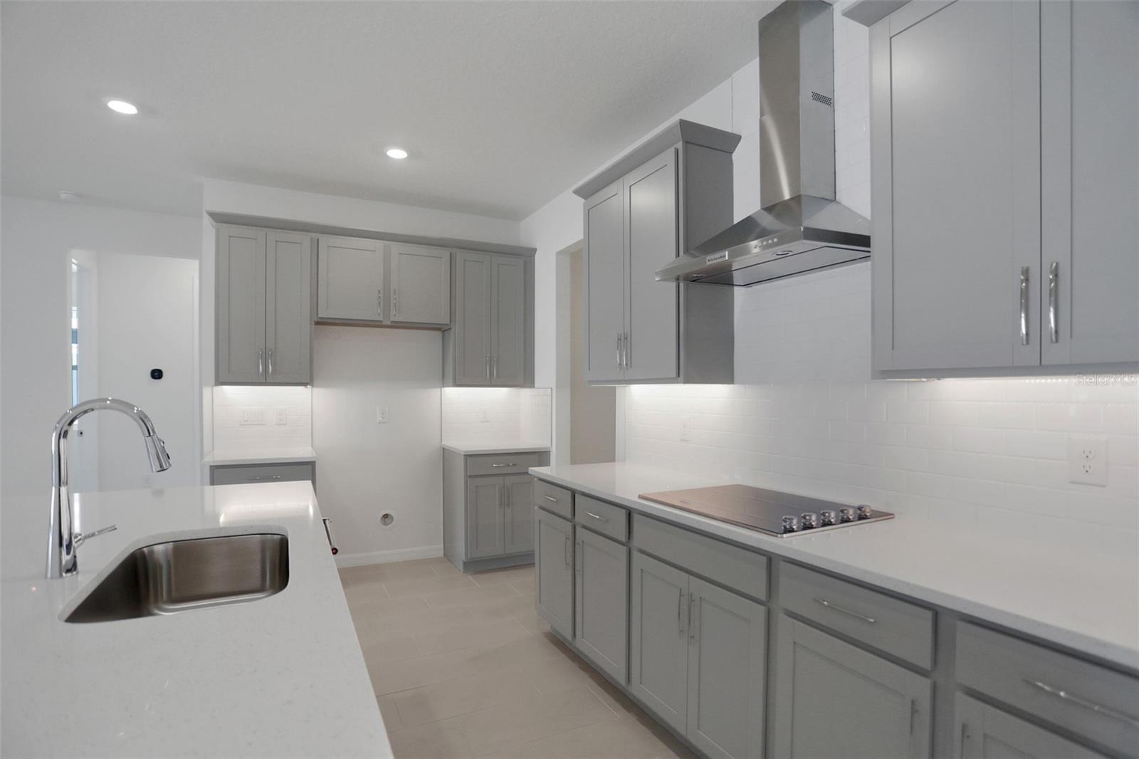 Image 13 of 47 For 17465 Valleywood Parkway