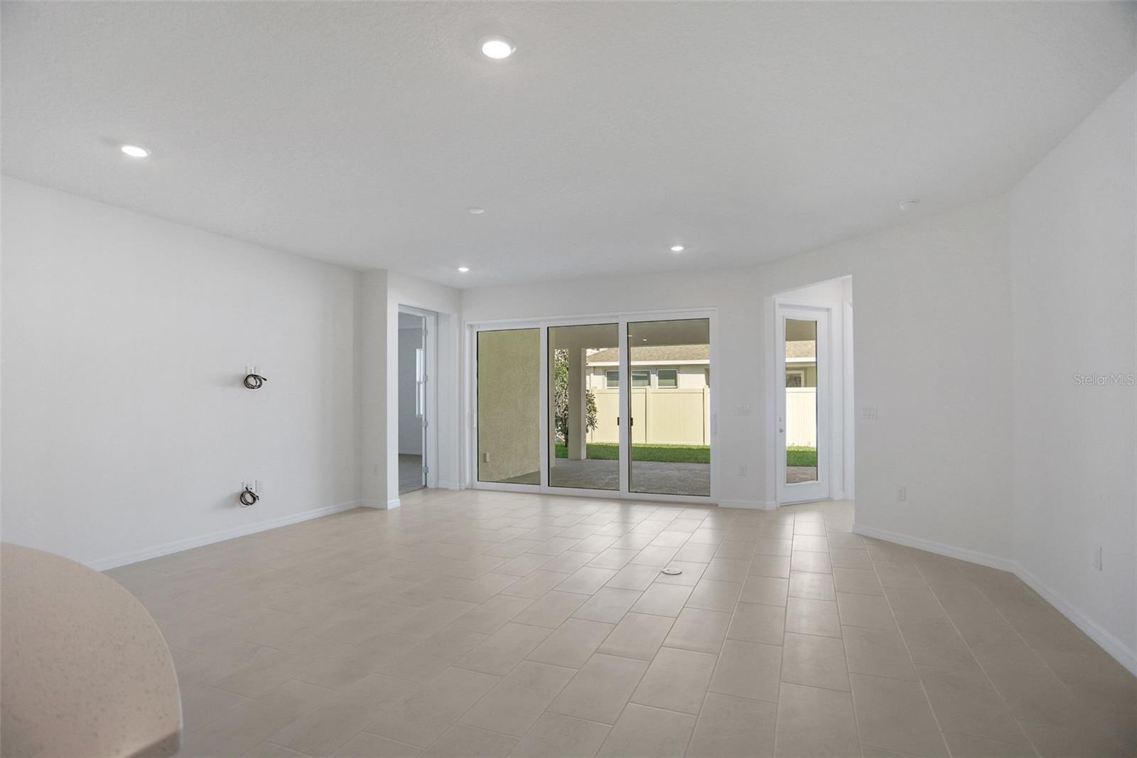 Image 15 of 47 For 17465 Valleywood Parkway