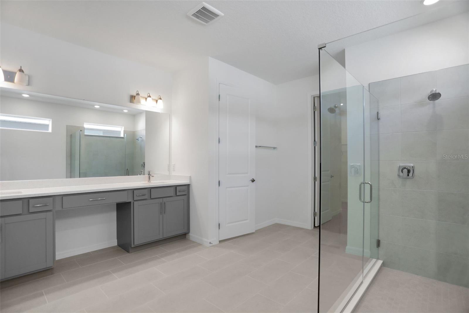 Image 29 of 47 For 17465 Valleywood Parkway