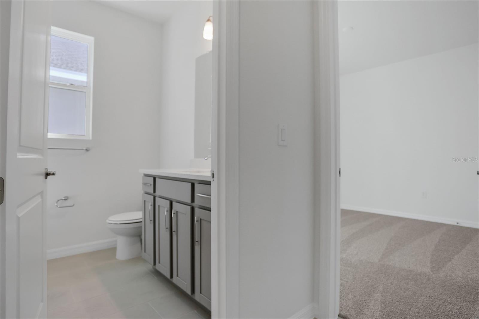 Image 33 of 47 For 17465 Valleywood Parkway