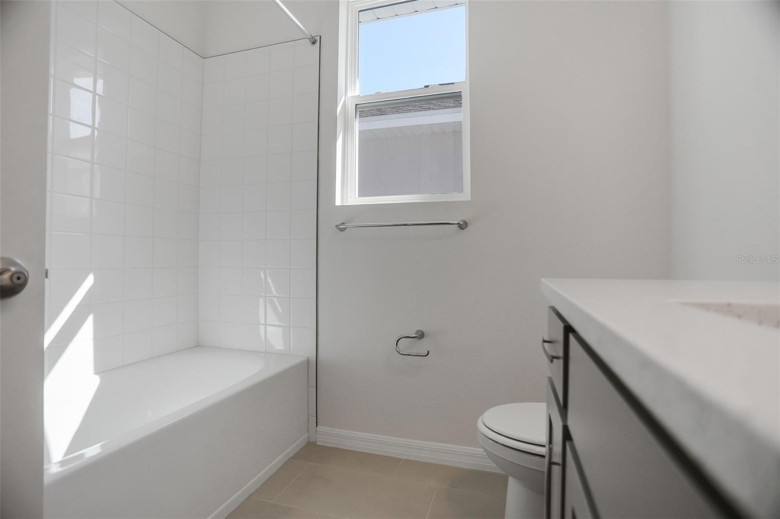 Image 35 of 47 For 17465 Valleywood Parkway