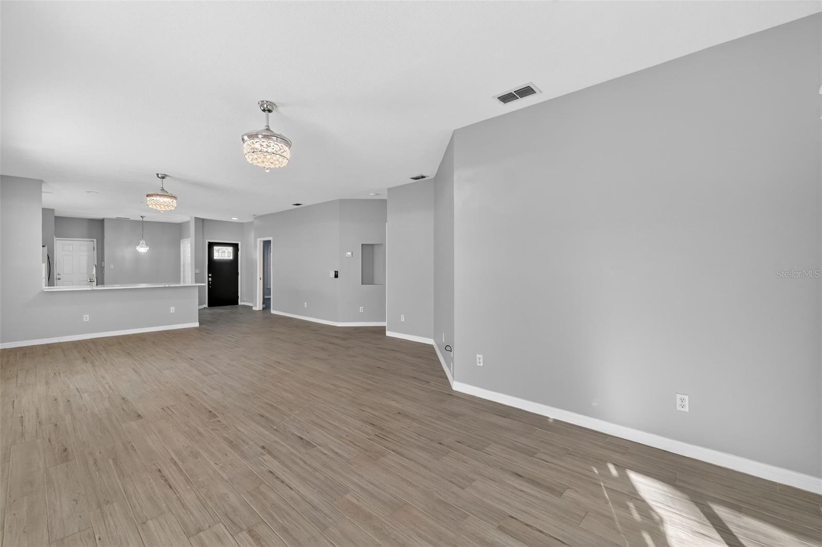 Image 12 of 25 For 8025 Saint Andrews Way