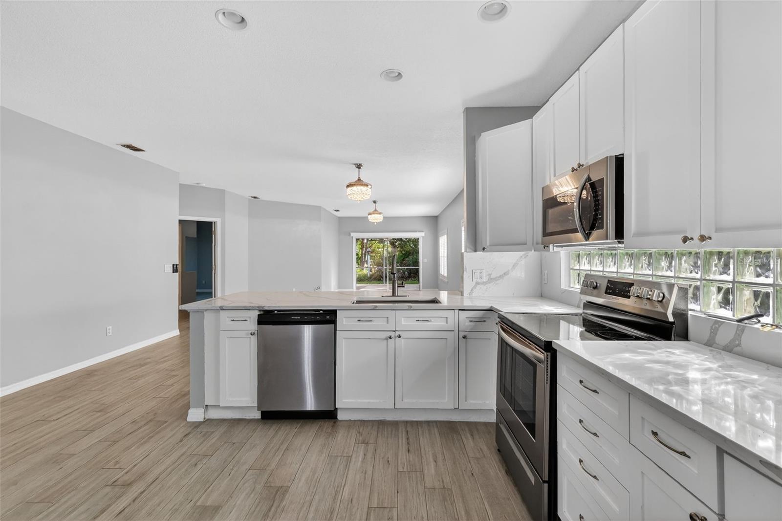 Image 5 of 25 For 8025 Saint Andrews Way