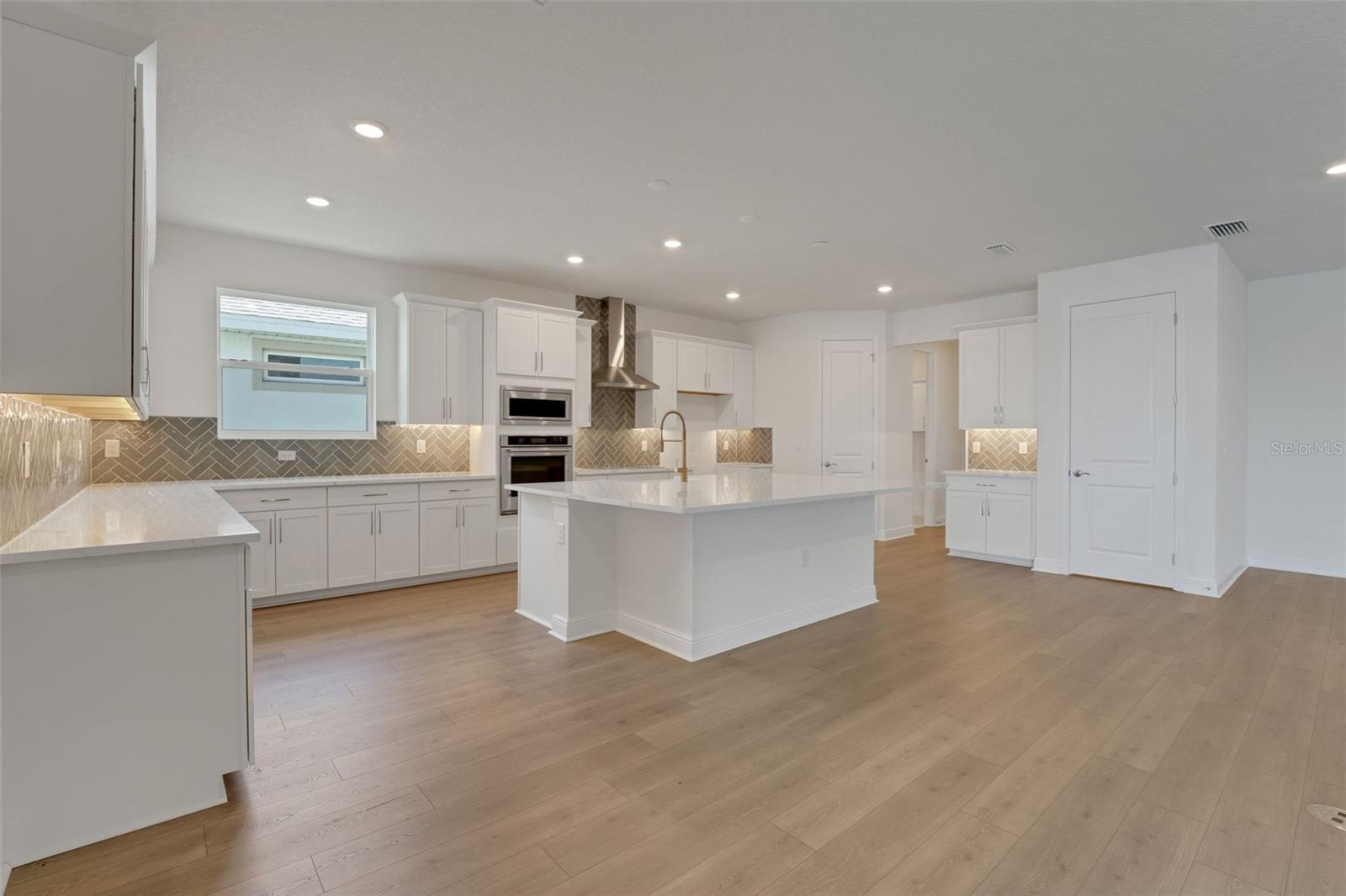 Image 36 of 49 For 7470 Sea Manatee Street