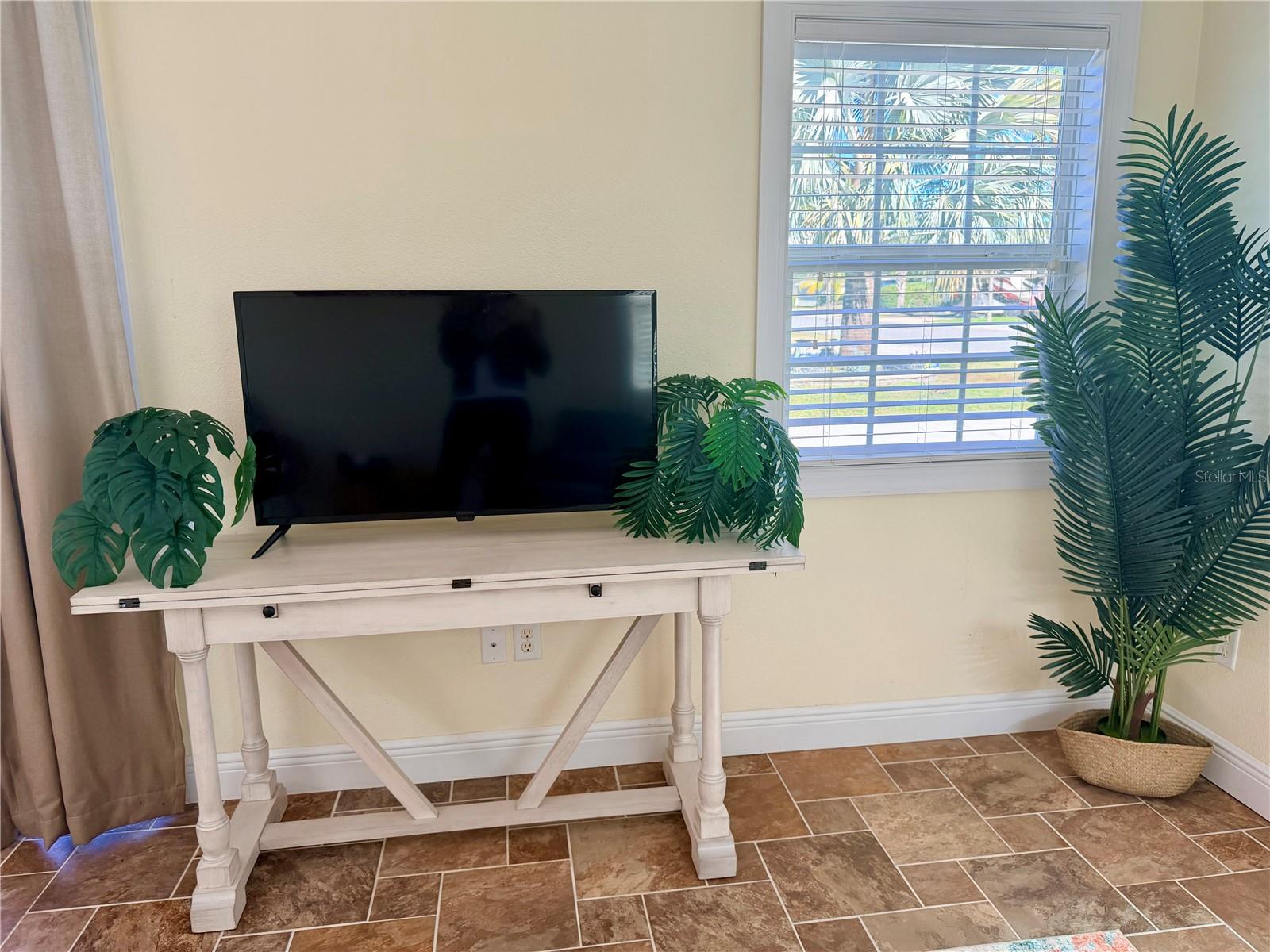 Image 12 of 33 For 4697 94th Avenue