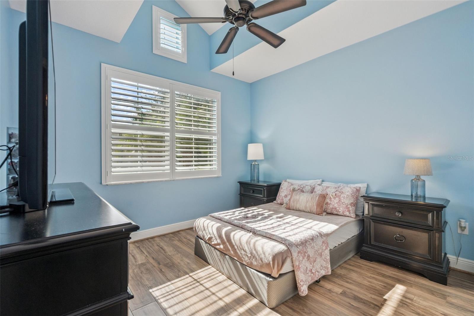 Image 23 of 52 For 16205 Mead Street