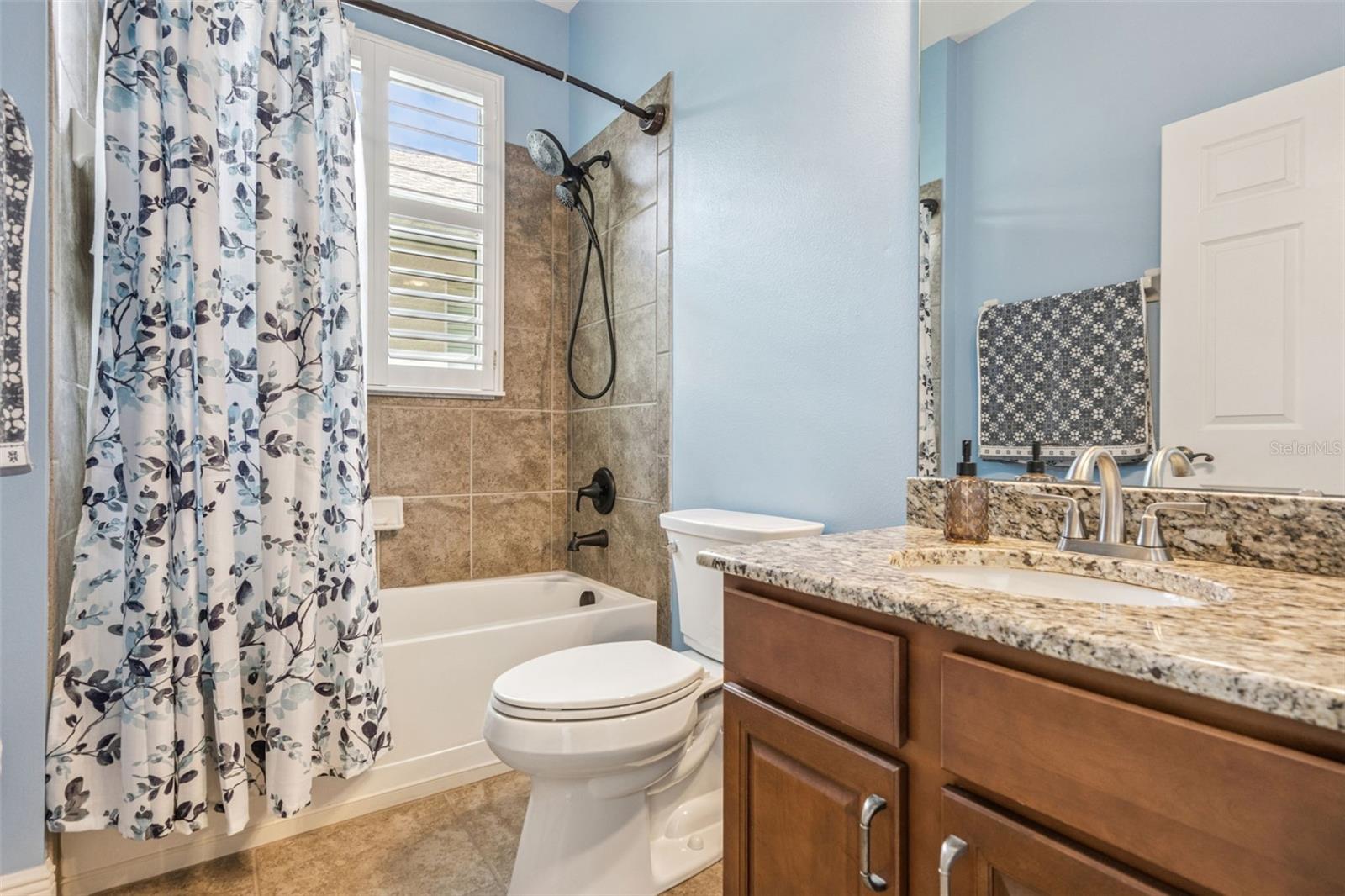 Image 27 of 52 For 16205 Mead Street