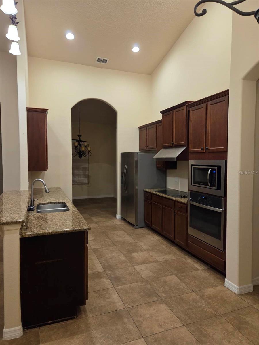 Image 3 of 23 For 10004 Peliseur Court