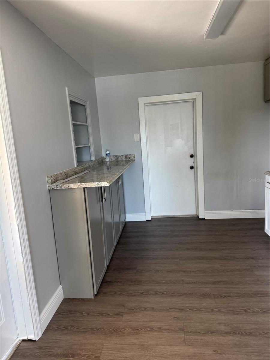 Image 11 of 11 For 1160 Lakeview Drive