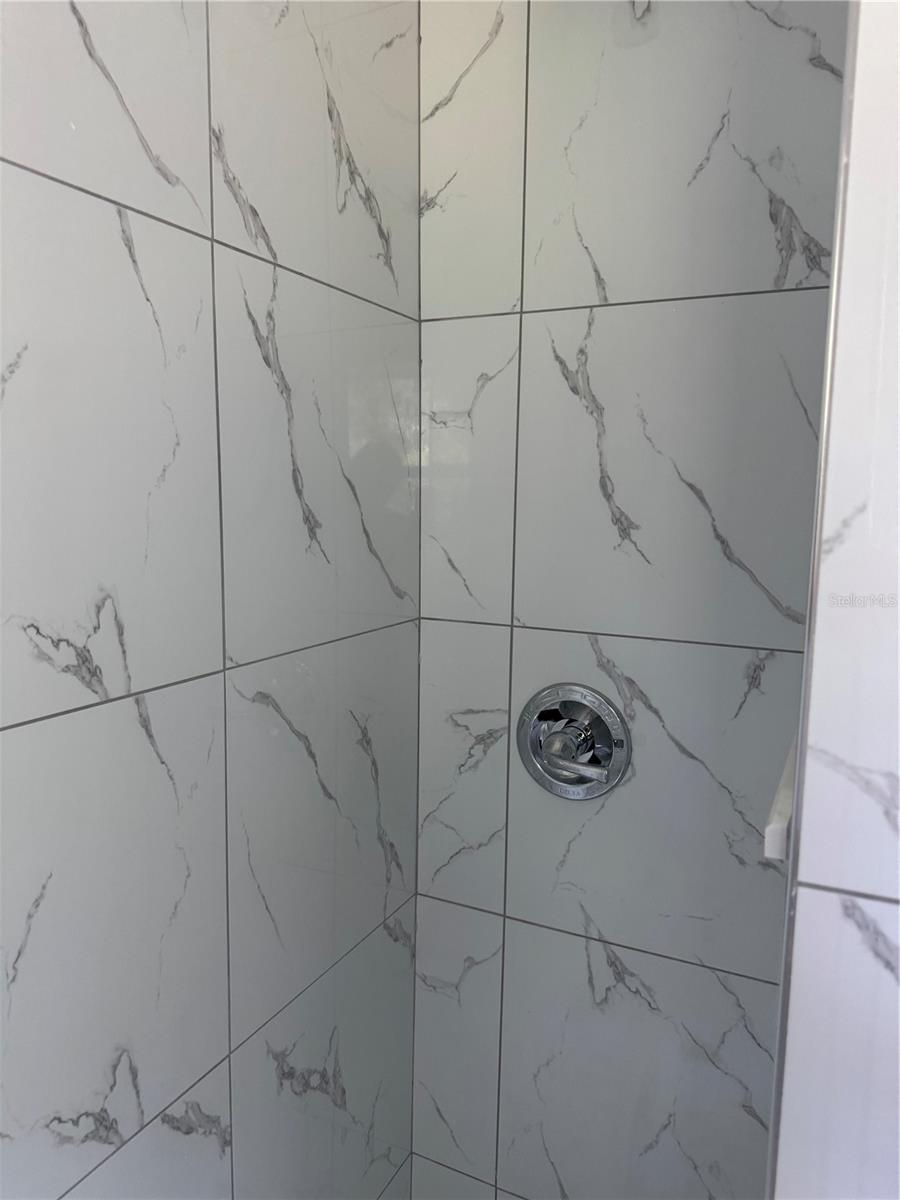 Image 7 of 11 For 1160 Lakeview Drive