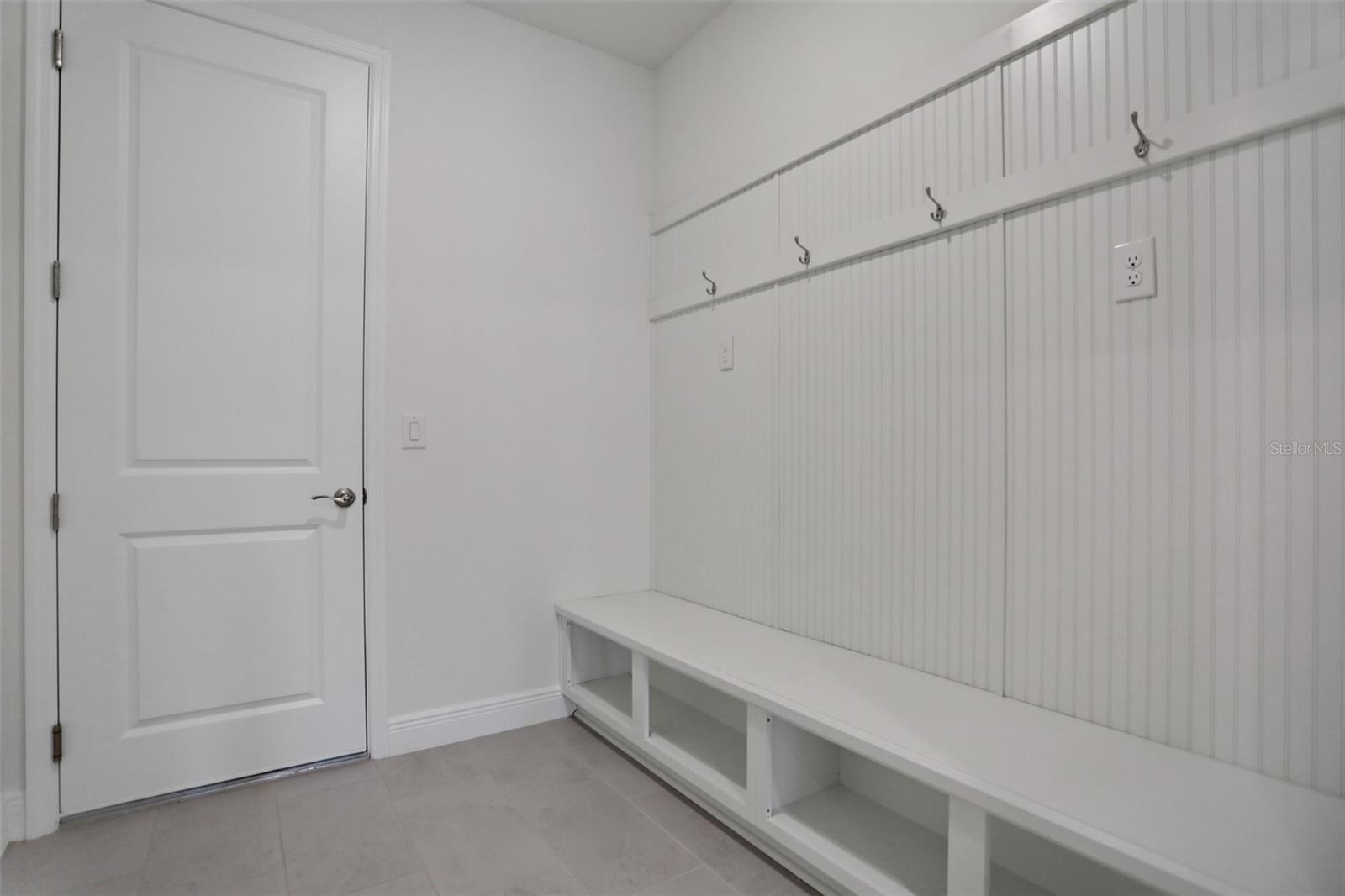 Image 12 of 37 For 17429 Valleywood Parkway