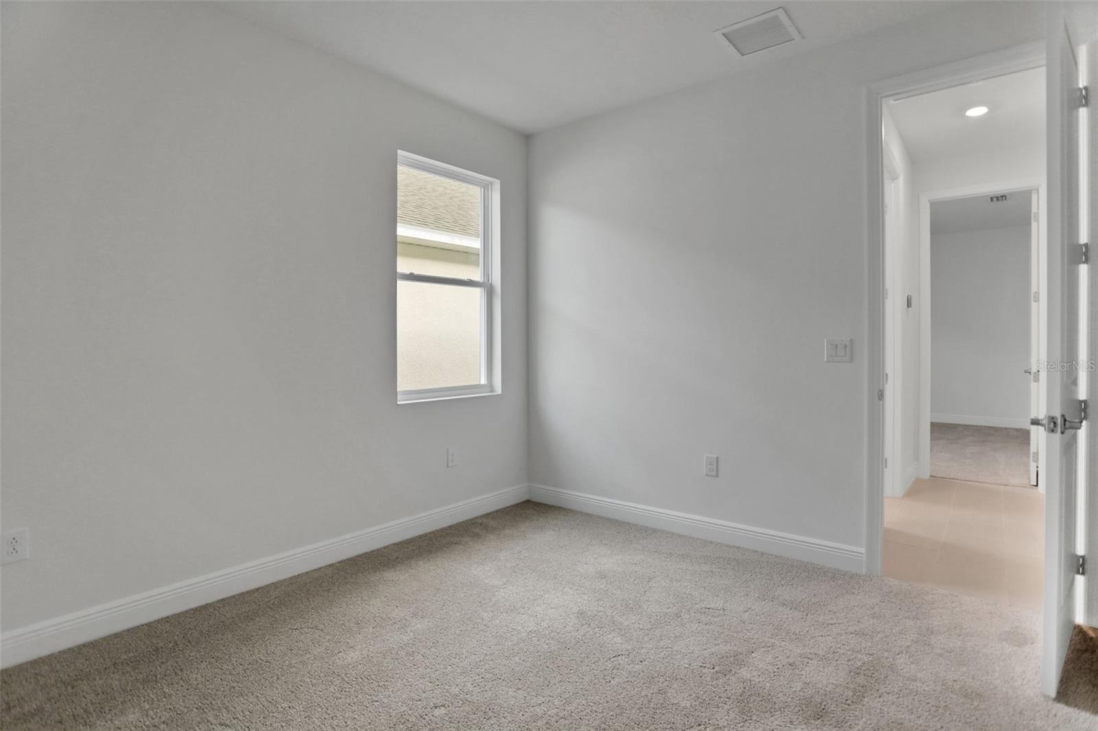 Image 14 of 37 For 17429 Valleywood Parkway