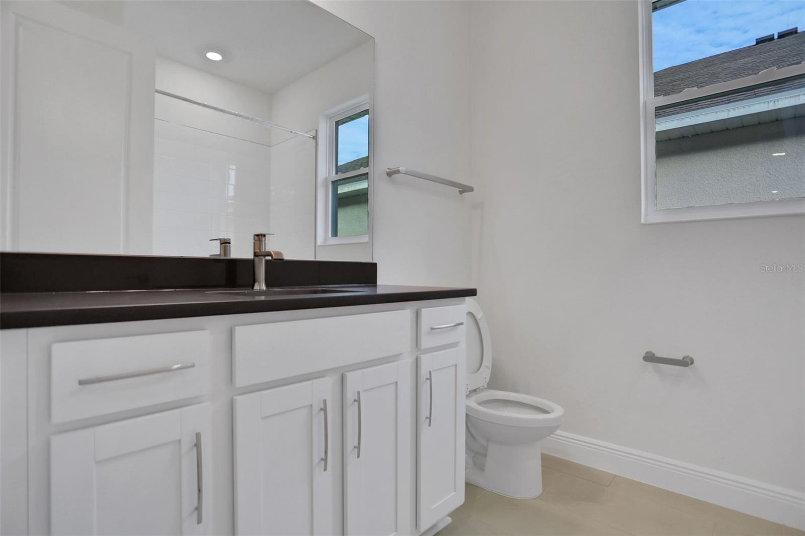 Image 17 of 37 For 17429 Valleywood Parkway