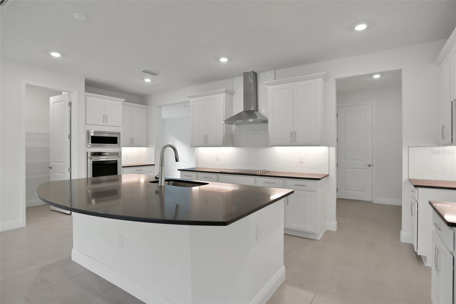 Image 31 of 37 For 17429 Valleywood Parkway