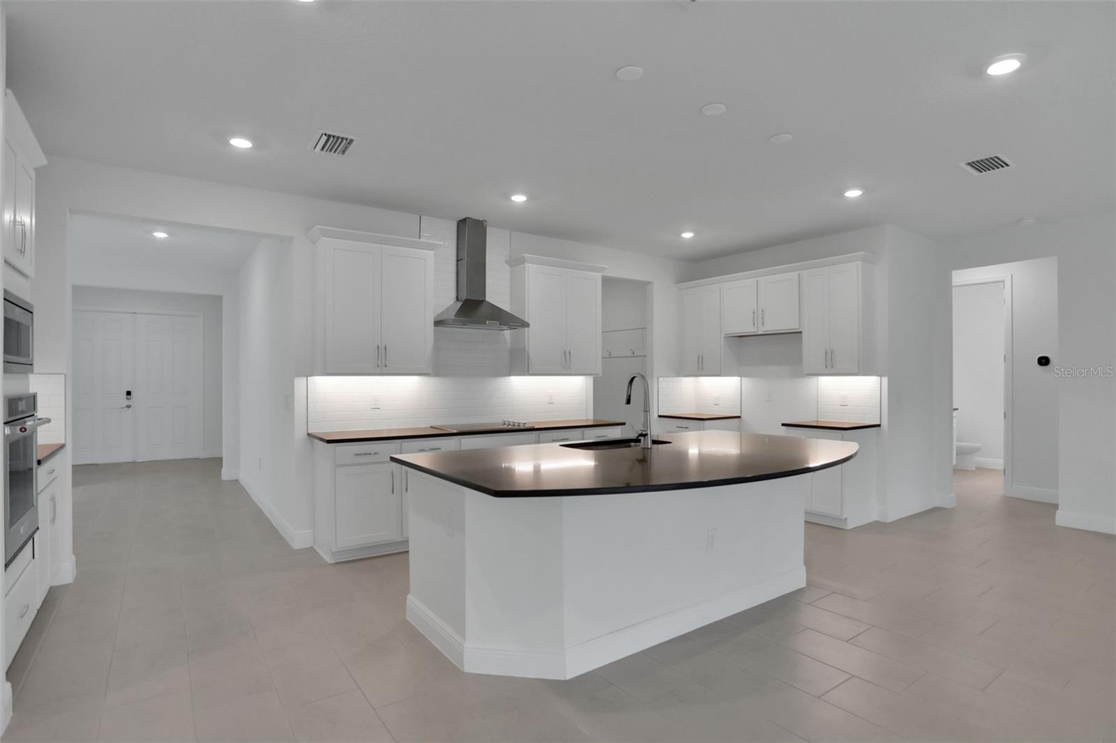 Image 32 of 37 For 17429 Valleywood Parkway