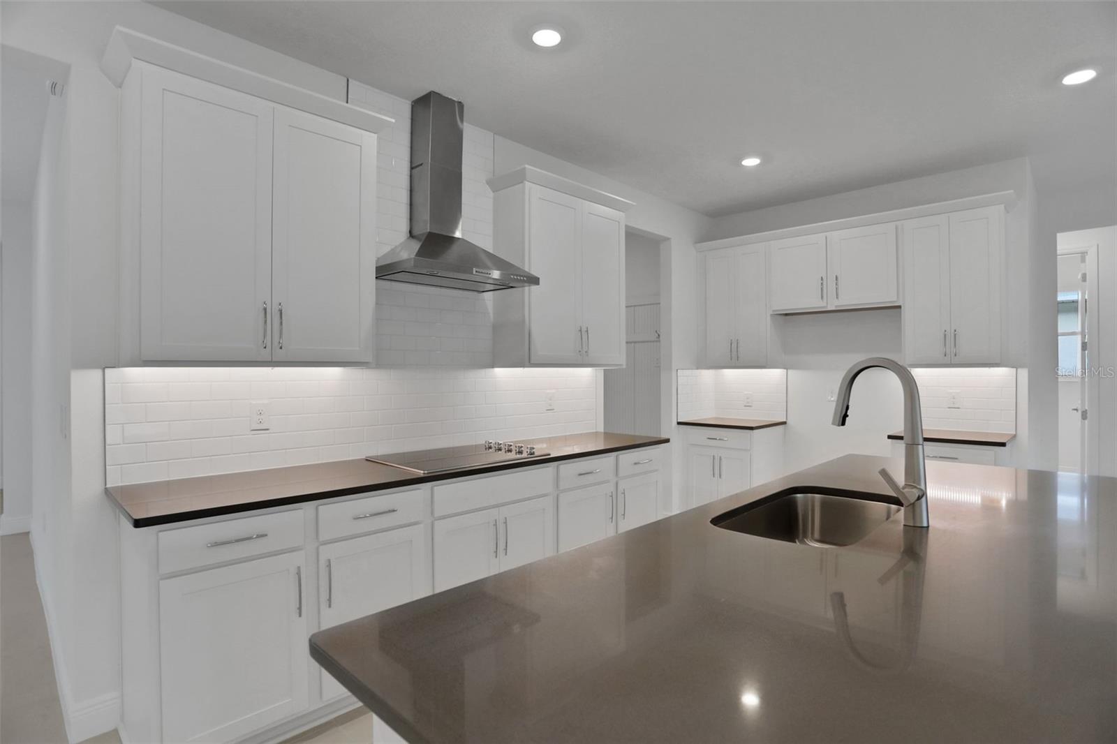 Image 33 of 37 For 17429 Valleywood Parkway