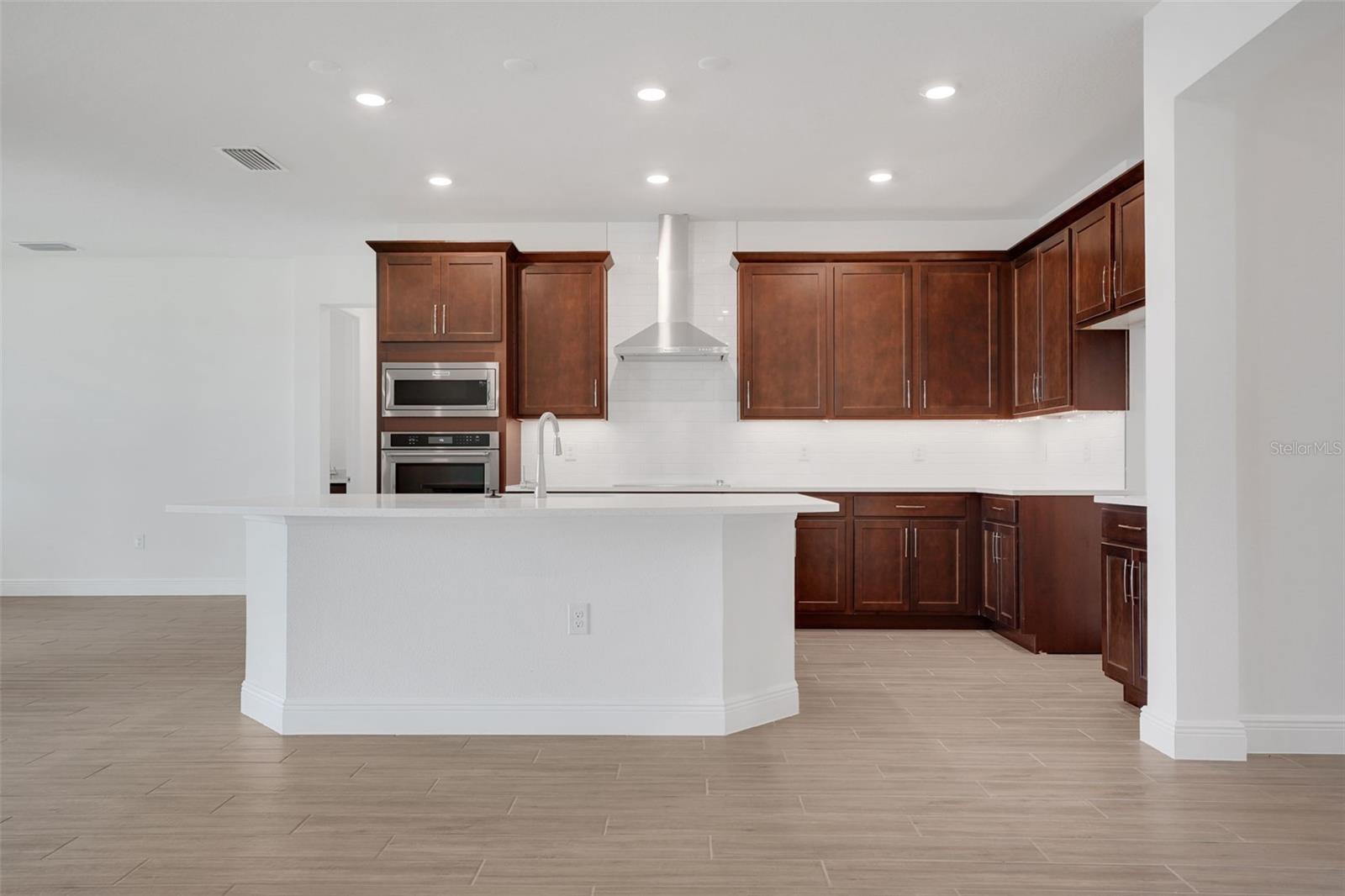 Image 21 of 66 For 7446 Sea Manatee Street