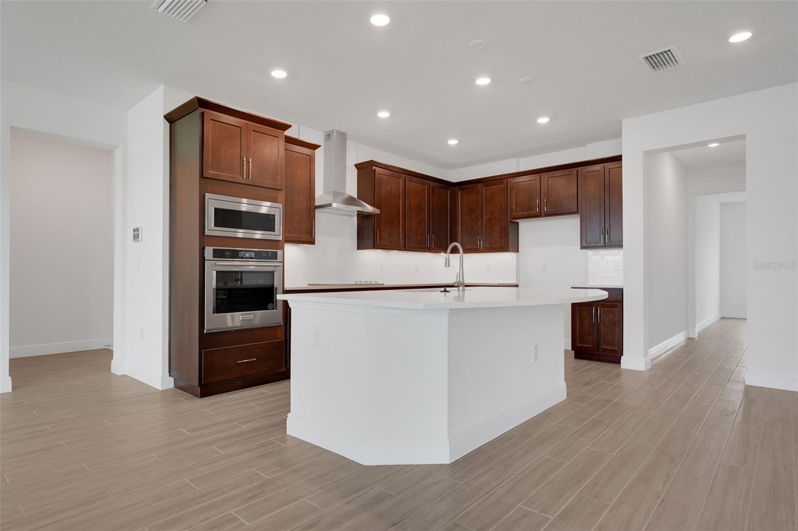 Image 22 of 66 For 7446 Sea Manatee Street